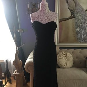 GATHER & GOWN BLACK LACE SHEATH STYLE GOWN